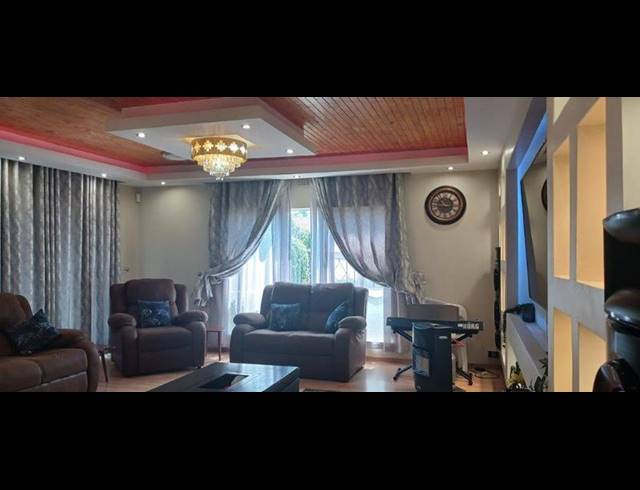 4 BEDROOM HOUSE FOR SALE IN BRACKENHURST